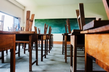 Closing low performing schools blog image