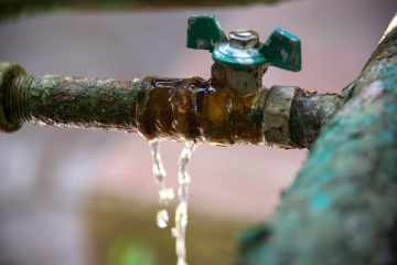 Leaky pipe