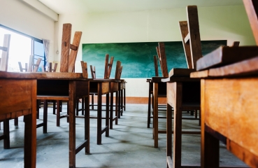 Closing low performing schools blog image