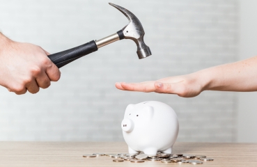 Hammer piggy bank