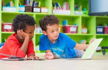 children reading